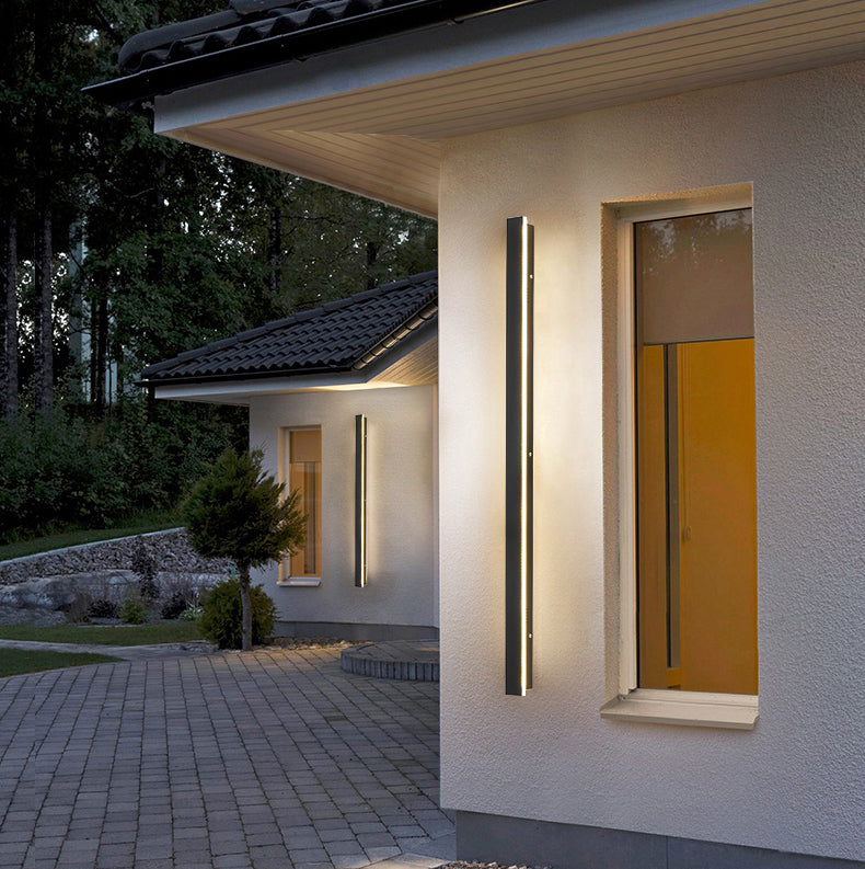 Lights of Scandinavia - Funkis - Funkis - IP65 Waterproof outdoor LED wall light. Black frosted aluminum surface and bright powerful LED source. Dimmable version comes with a remote control to adjust brightness and color temperature.